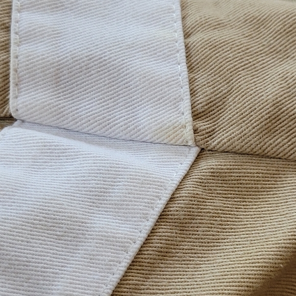 Gorgeous Gucci Tan Canvas Shorts with Bee Applique - Picture 7 of 11